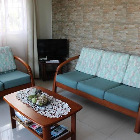 Twins Apartments Flic en Flac Экстерьер фото