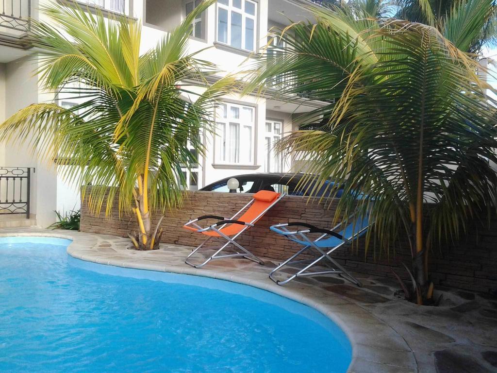 Twins Apartments Flic en Flac Номер фото