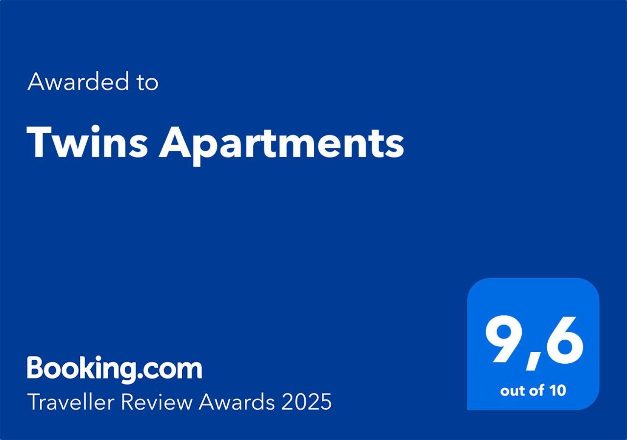 Twins Apartments Flic en Flac Экстерьер фото