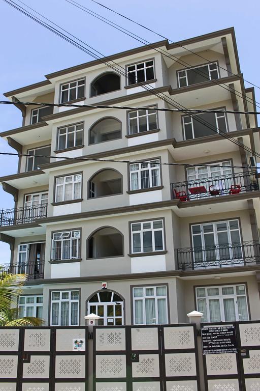 Twins Apartments Flic en Flac Номер фото