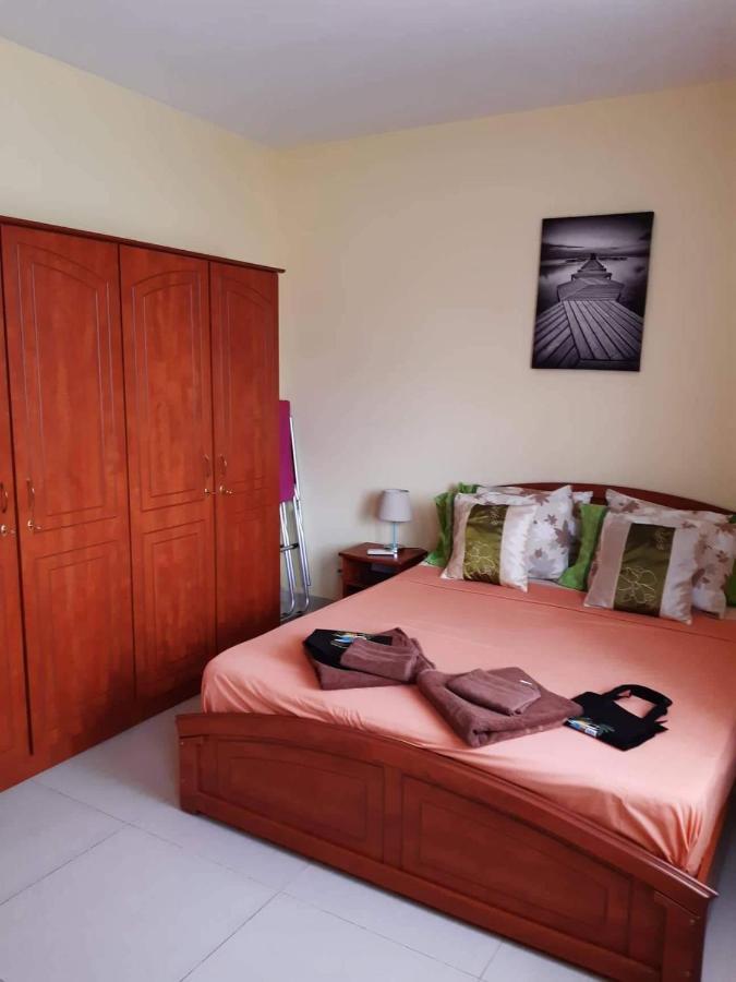 Twins Apartments Flic en Flac Экстерьер фото