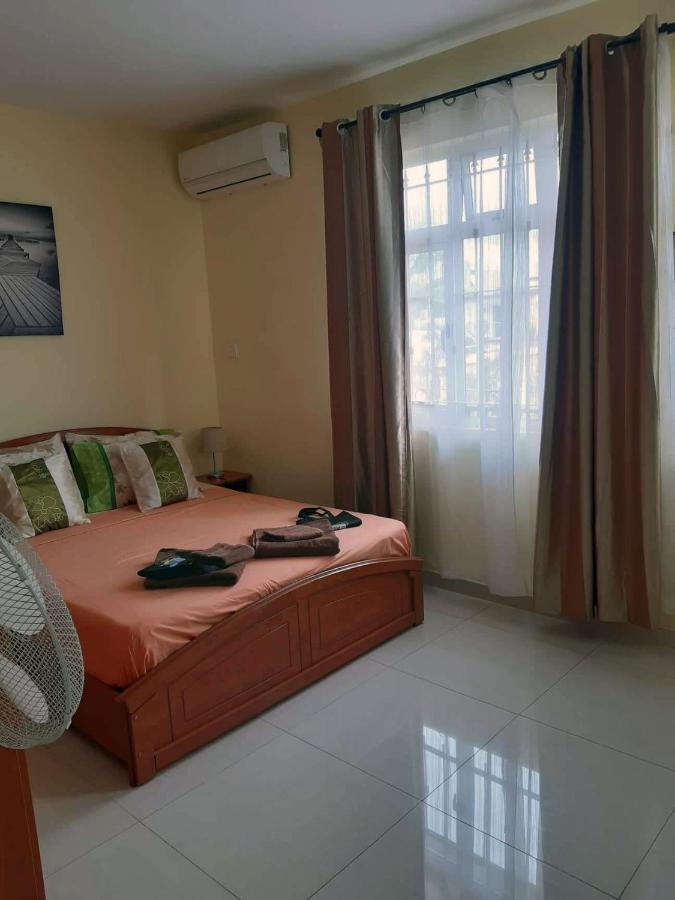 Twins Apartments Flic en Flac Экстерьер фото