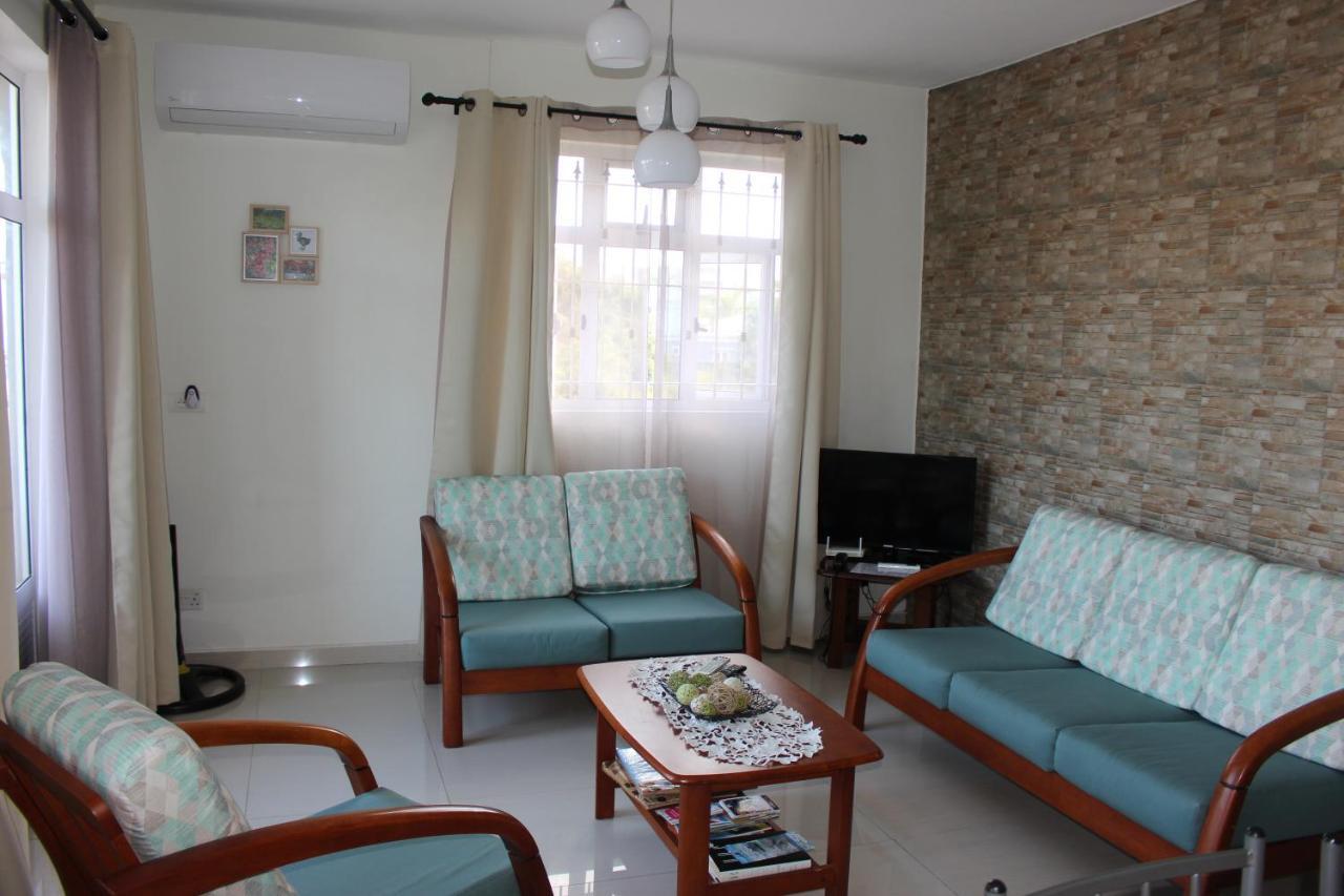 Twins Apartments Flic en Flac Экстерьер фото