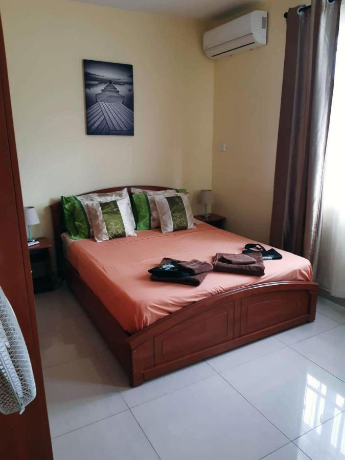 Twins Apartments Flic en Flac Экстерьер фото