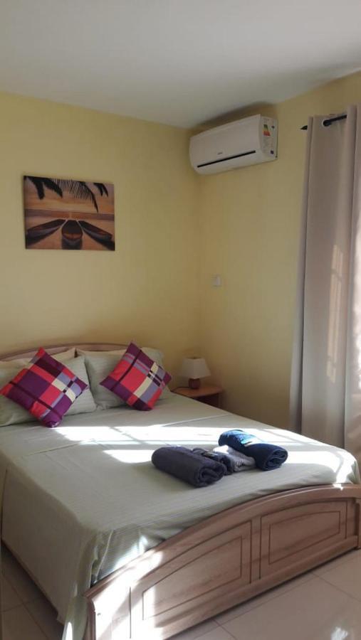Twins Apartments Flic en Flac Экстерьер фото